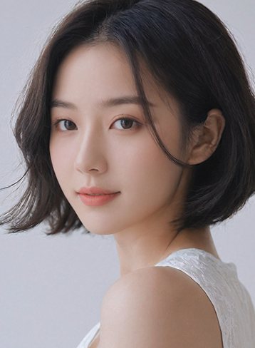어깨너머로 바라보는 단발 모델